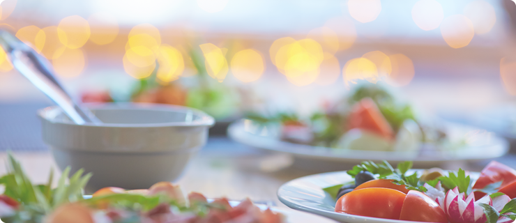 病院食ではなく病院でめしあがっていただく「ごちそう」を。